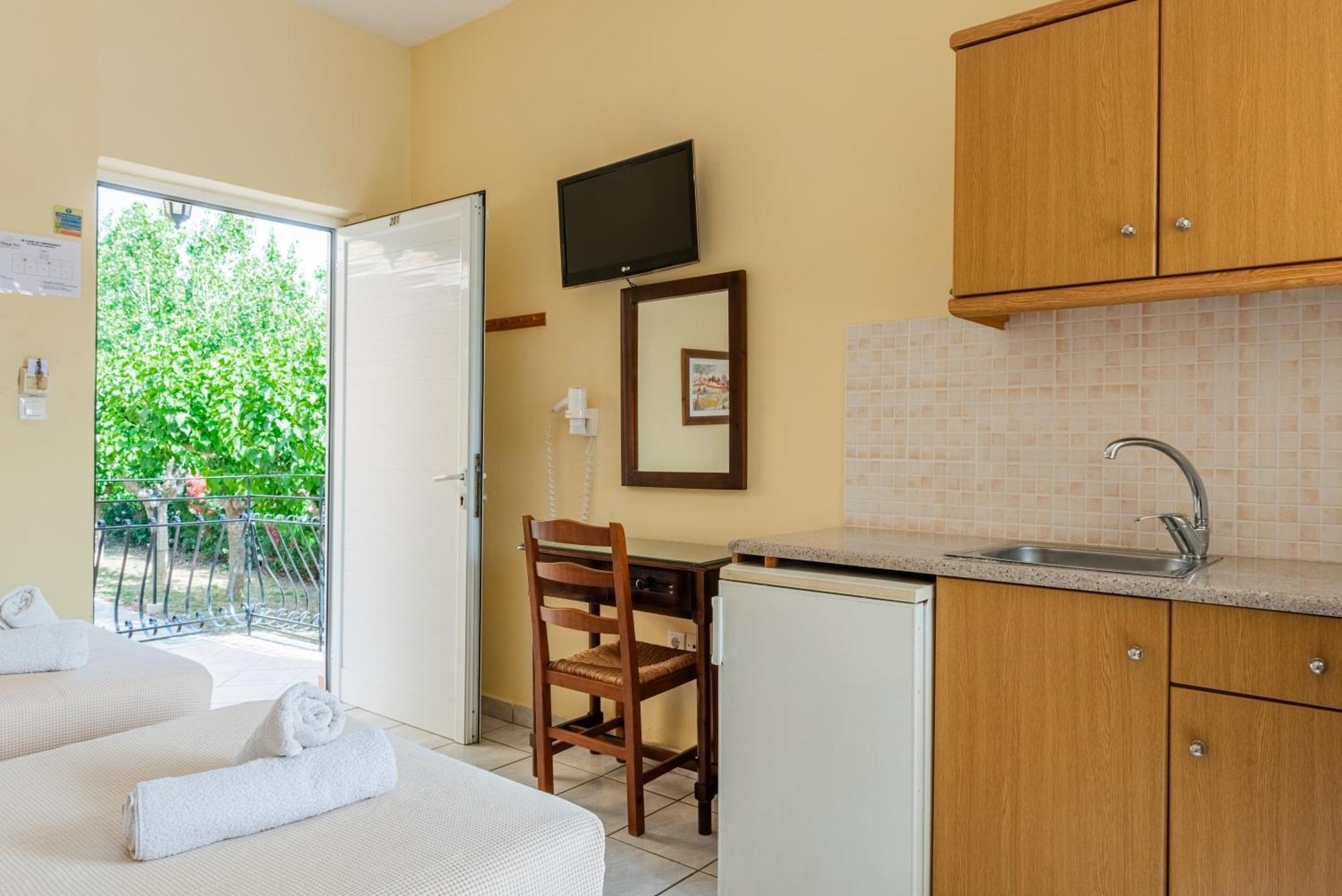 Village Inn Studios & Family Apartments Laganas Luaran gambar